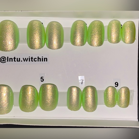 Handmade press on nails. Short / round - Picture 7 of 9